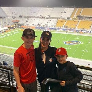 Meet your Posher, Danielle